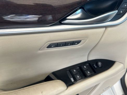 Used 2017 Cadillac XTS Luxury image 36