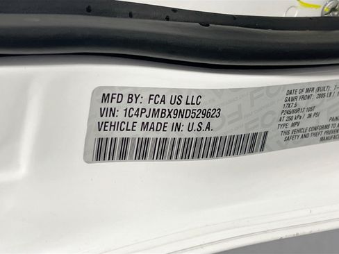 Used 2022 Jeep Cherokee Trailhawk w/ Trailer Tow Group AWD/4WD image 30