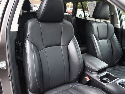 Used 2023 Subaru Outback Limited image 27