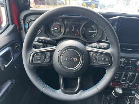 Used 2024 Jeep Wrangler Unlimited Rubicon 4xe image 17