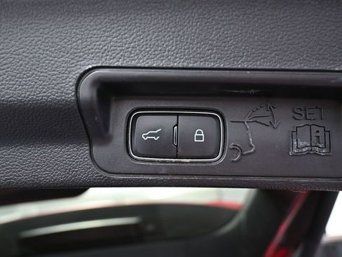 Used 2020 Ford Explorer XLT w/ Comfort Package image 43