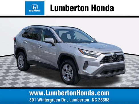 Used 2022 Toyota RAV4 XLE w/ Convenience Package FWD image 1