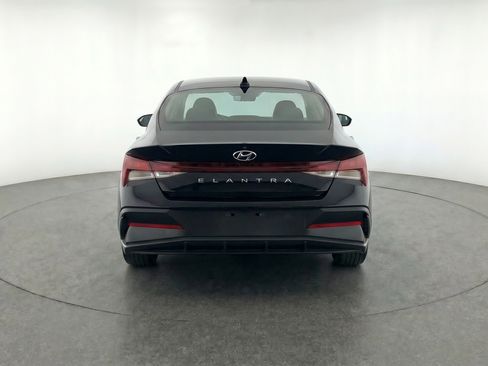 Used 2025 Hyundai Elantra SEL FWD image 7