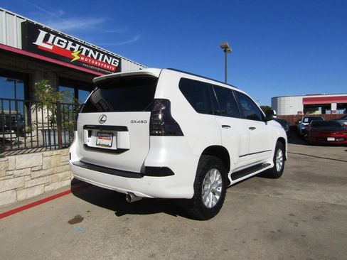 Used 2017 Lexus GX 460 image 4