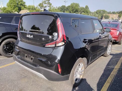 Used 2024 Kia Soul LX FWD image 6