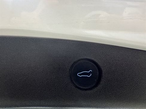 Used 2022 Tesla Model 3 Long Range AWD/4WD image 16