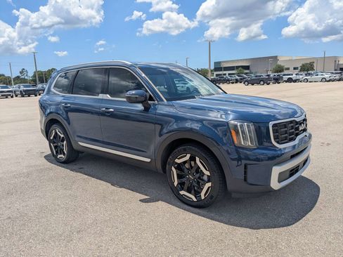 Certified 2024 Kia Telluride S w/ S Sunroof Package FWD image 2