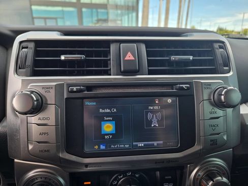 Used 2018 Toyota 4Runner SR5 AWD/4WD image 20