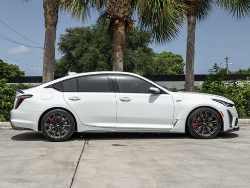 Used 2024 Cadillac CT5 V Blackwing w/ Carbon Fiber Package 2 RWD image 9