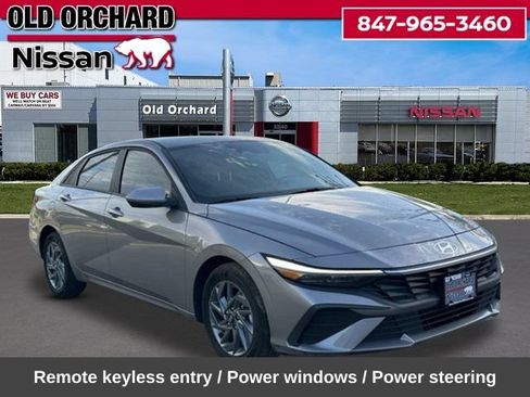 Used 2024 Hyundai Elantra Blue FWD image 5