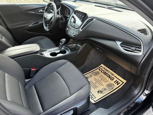 Used 2024 Chevrolet Malibu LT w/ Midnight Edition image 17