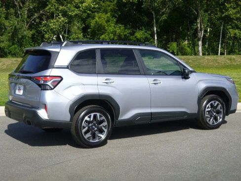 Certified 2026 Subaru Forester Premium w/ Base/Premium Plus Package AWD/4WD image 3