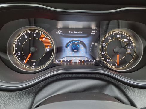 Used 2022 Jeep Cherokee Latitude Lux image 14