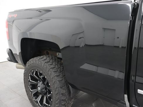 Used 2017 Chevrolet Silverado 2500 High Country w/ Duramax Plus Package AWD/4WD image 26