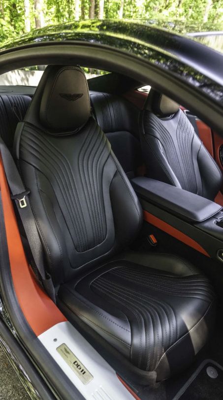 Used 2021 Aston Martin DB11 Coupe RWD image 6
