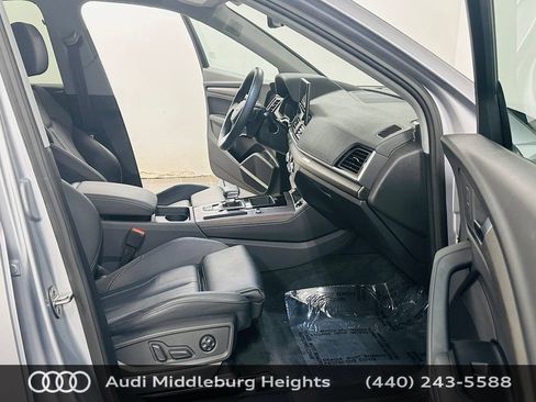 Certified 2025 Audi Q5 e Premium Plus w/ Premium Plus Package AWD/4WD image 9