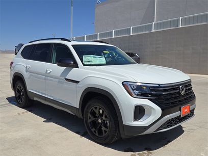 New 2025 Volkswagen Atlas Peak Edition SE