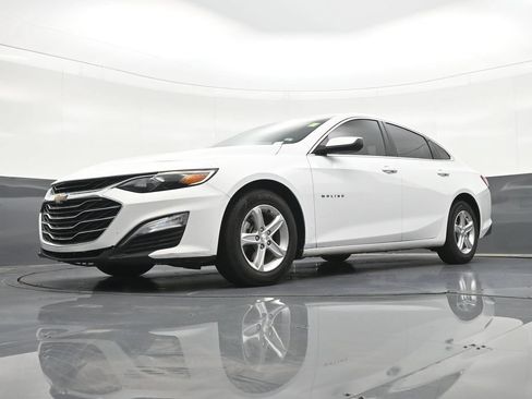 Used 2024 Chevrolet Malibu LS FWD image 23