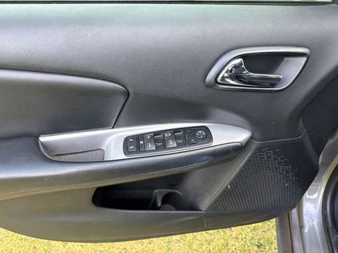 Used 2012 Dodge Journey SXT image 14