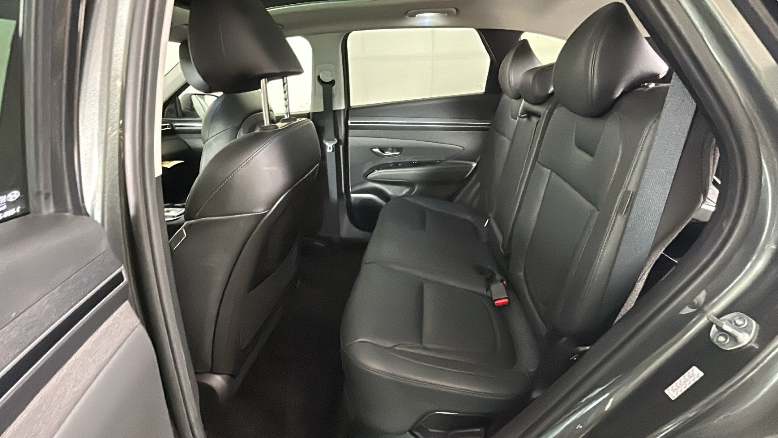 Certified 2024 Hyundai Tucson Limited AWD/4WD image 32