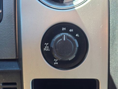 Used 2013 Ford F150 XLT w/ Mid Equipment Group AWD/4WD image 30