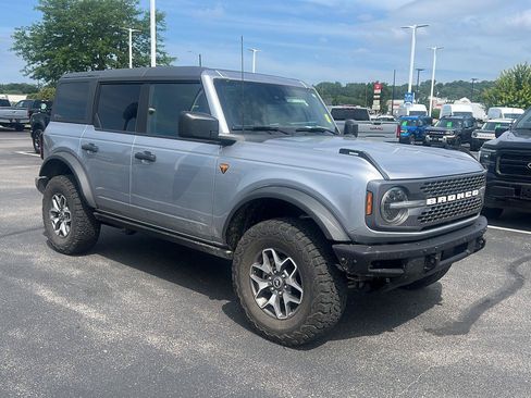 Used 2024 Ford Bronco Badlands AWD/4WD image 2