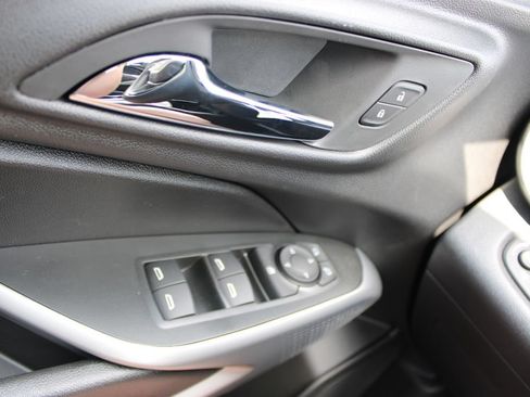 New 2026 Chevrolet Trax LS w/ LS Convenience Package FWD image 39