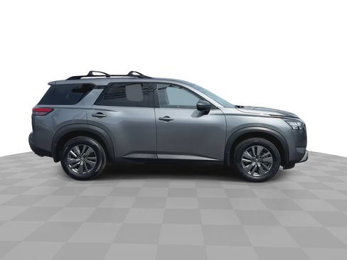 Used 2024 Nissan Pathfinder SV FWD image 10