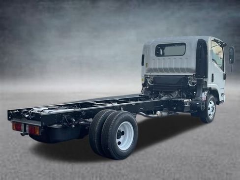 New 2025 Chevrolet Low Cab Forward image 3