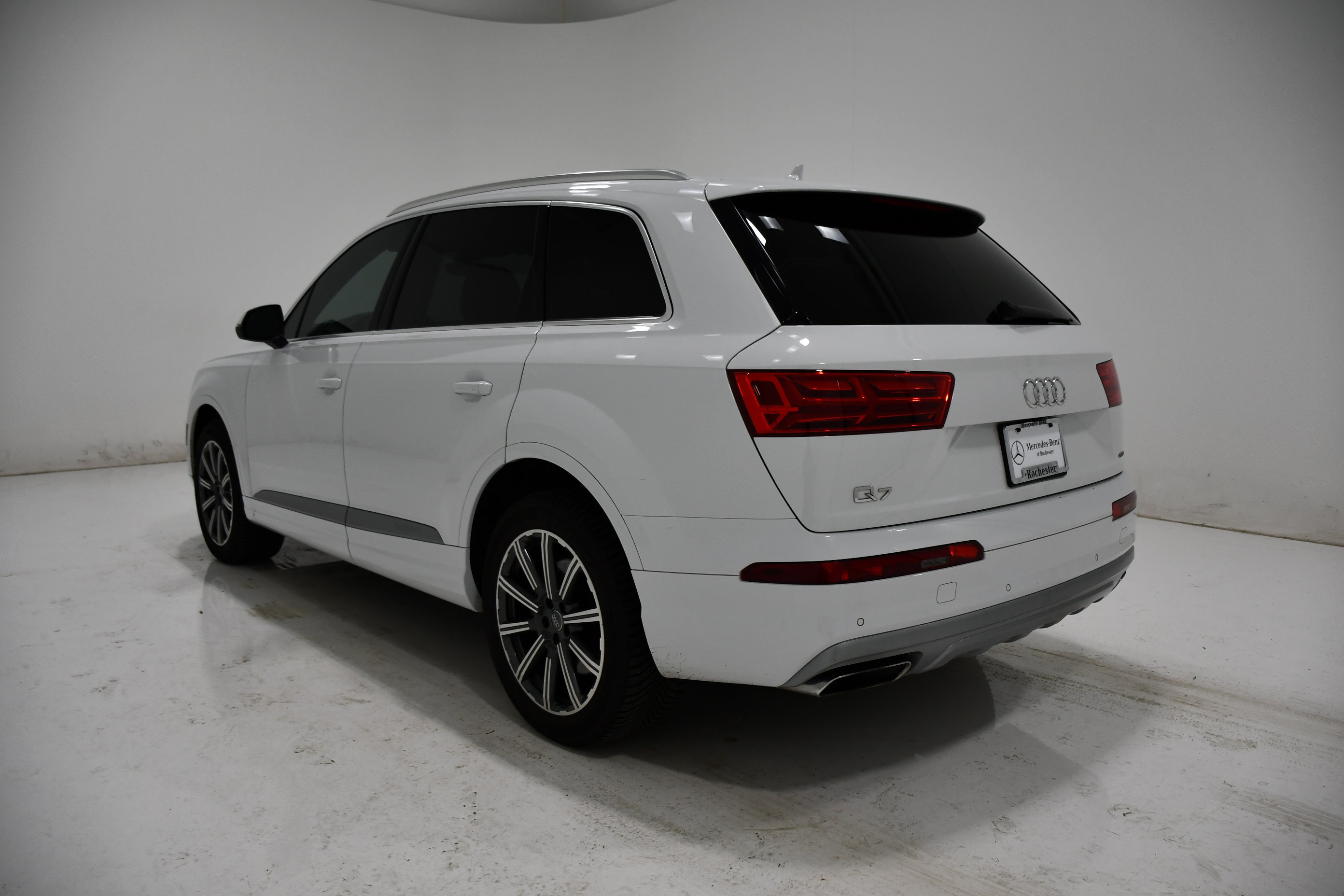 Used 2017 Audi Q7 2.0T Premium Plus w/ Premium Plus Package AWD/4WD image 3
