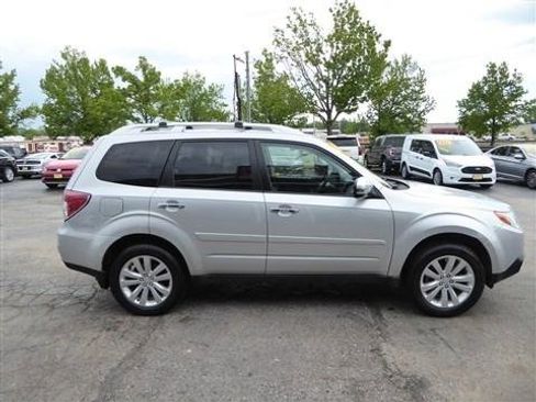 Used 2011 Subaru Forester 2.5X Touring w/ Popular Equipment Group 4B AWD/4WD image 6