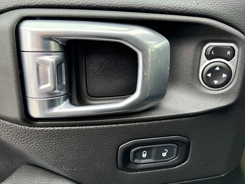 Used 2021 Jeep Gladiator Mojave w/ Uconnect 4C Nav & Sound Group image 15