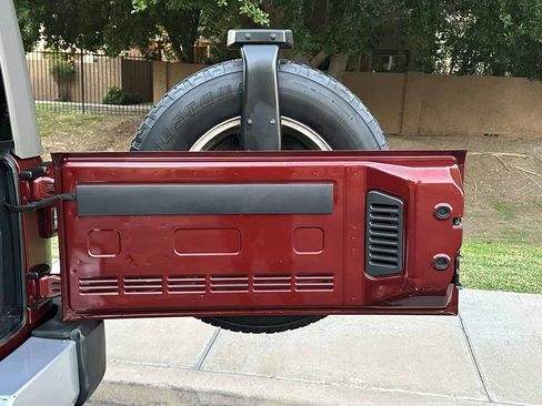 Used 2008 Jeep Wrangler Unlimited Sahara w/ Dual Top Group image 31