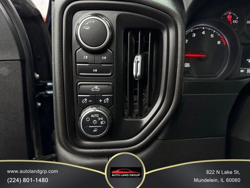 Used 2022 Chevrolet Silverado 2500 Custom w/ Custom Value Package image 17