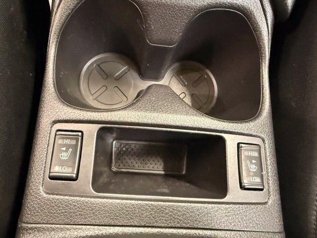 Used 2017 Nissan Rogue SV AWD/4WD image 15