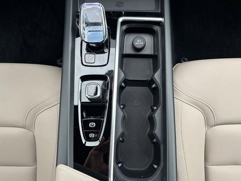 Certified 2026 Volvo XC60 B5 Plus w/ Protection Package Premier AWD/4WD image 30