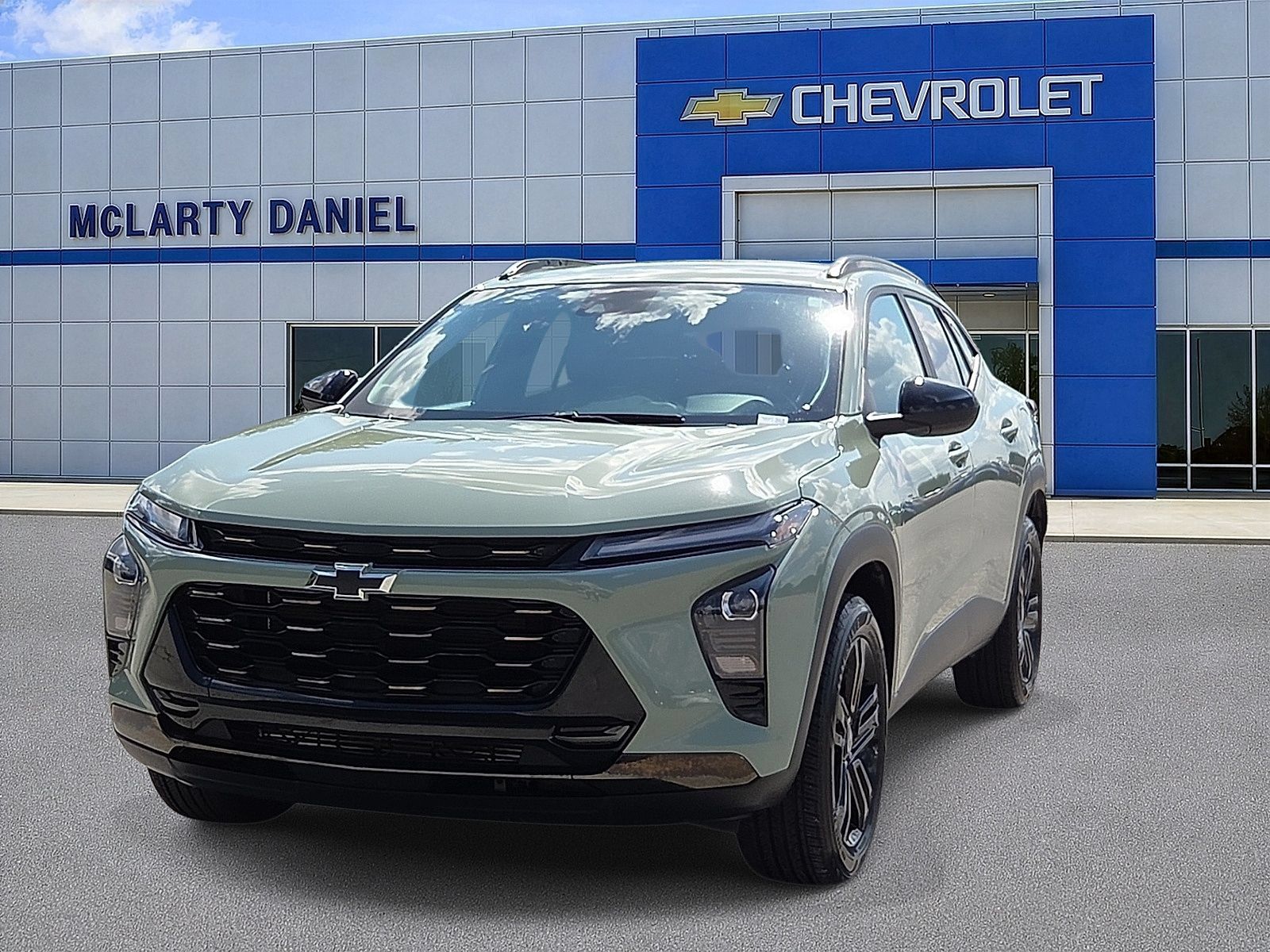 Used 2025 Chevrolet Trax ACTIV w/ Driver Confidence Package FWD image 2