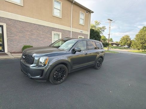 Used 2022 Kia Telluride SX w/ Nightfall Edition Package AWD/4WD image 3