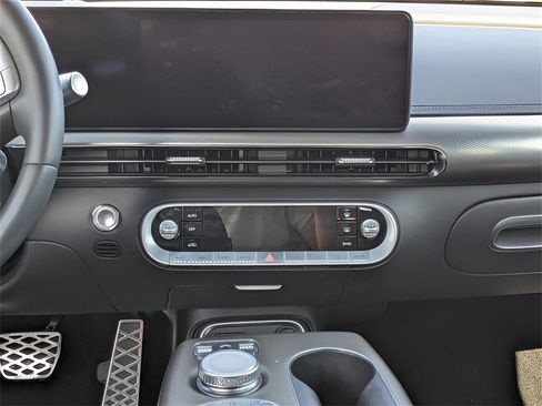 Used 2023 Genesis GV60 Performance image 11