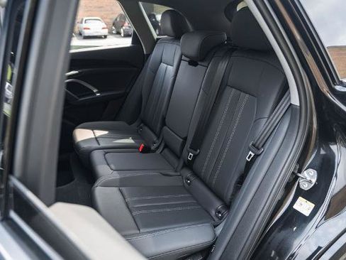 Used 2025 Audi Q5 Premium w/ Convenience Package AWD/4WD image 17