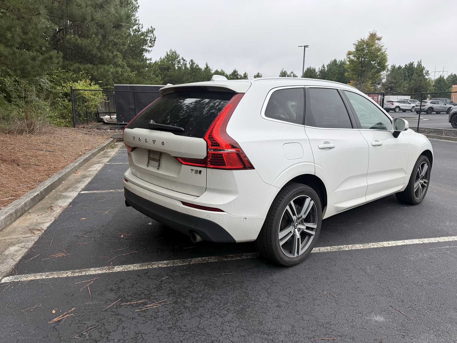 Used 2018 Volvo XC60 T5 Momentum w/ Convenience Package AWD/4WD image 6