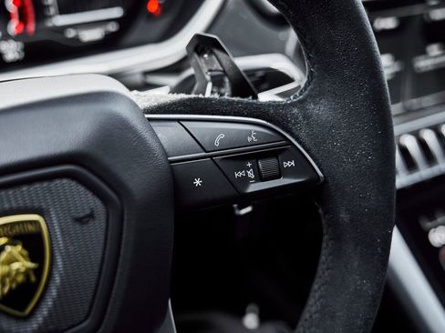 Used 2022 Lamborghini Urus AWD/4WD image 59