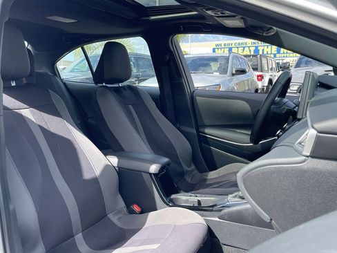 Used 2024 Toyota Corolla SE image 19