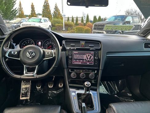 Used 2019 Volkswagen GTI SE image 6
