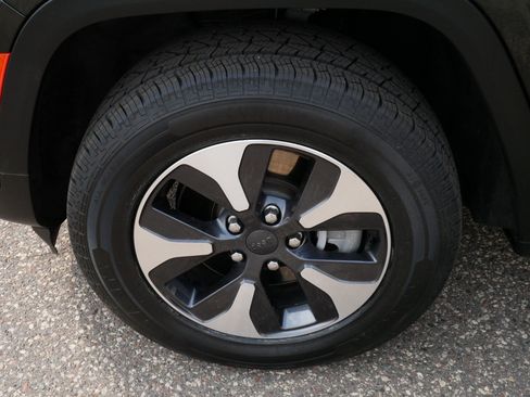 Used 2023 Jeep Grand Cherokee 4WD 4xe image 15