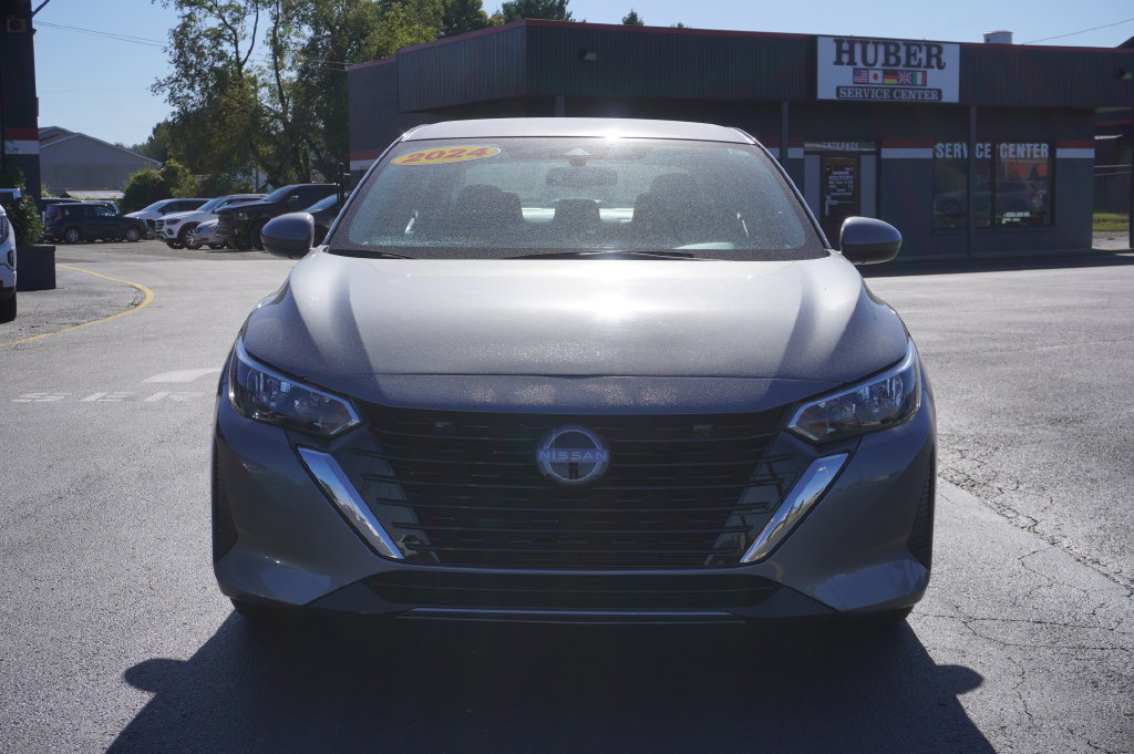 Used 2024 Nissan Sentra SV FWD image 2