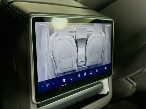 Used 2026 Tesla Model Y Long Range AWD/4WD image 28