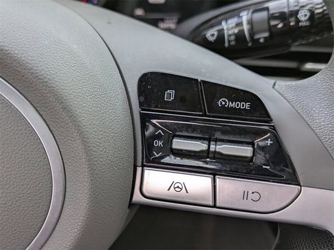 Used 2022 Hyundai Elantra SEL image 20