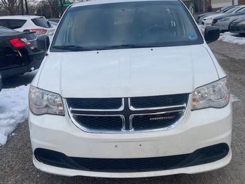 Used 2013 Dodge Grand Caravan SE image 3