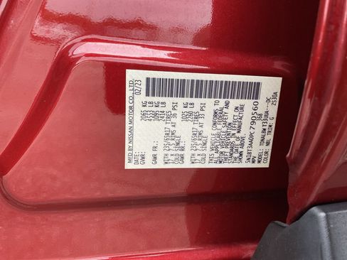 Used 2023 Nissan Rogue S FWD image 32